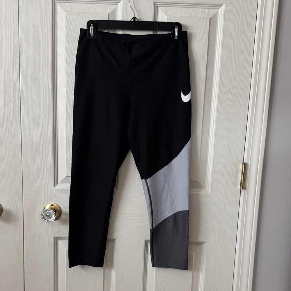 Nike Black Compression Crop Leggings with Gray Colorblock Panels